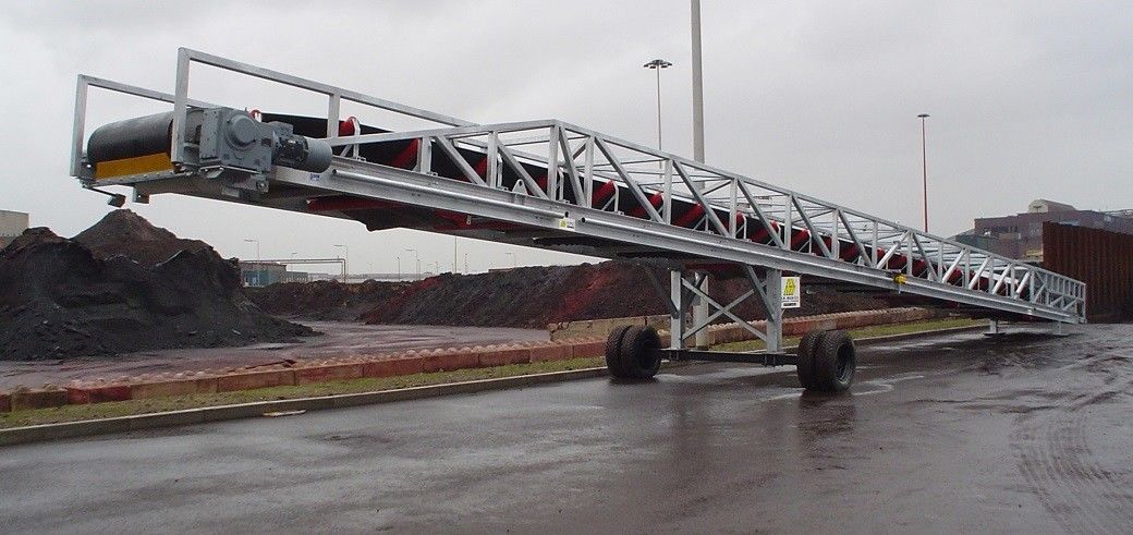 Durable Curved Mobile Belt Conveyor Rubber Dirt Sludge Ore Sand Gravel ...
