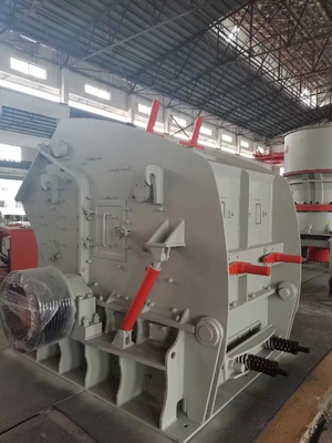 Mobile Crushing Equipment 37kw 80-160 TPH Mining Quarry Impact Limestone Crusher