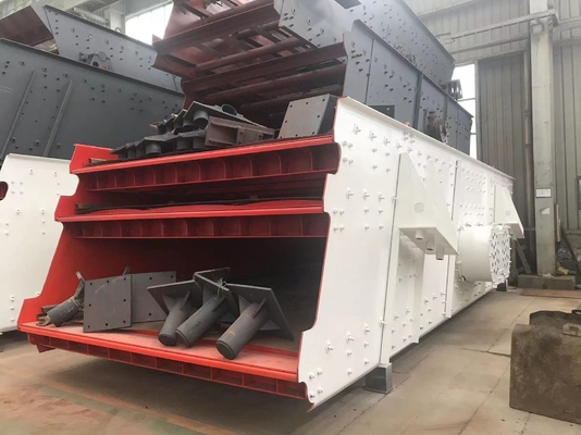 Mining Multi Layer Wire Mesh Vibrating Screen 415V With 1-4 Layers Decks