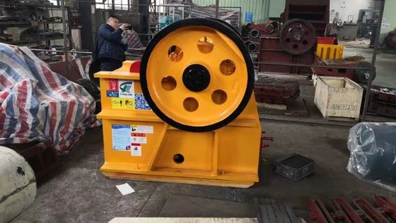 15Kw Jaw Crusher Machine 5-20 TPH Mining Small Scale Rock Crusher PE250*400