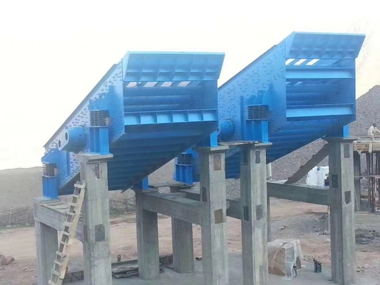 Yk Series Circular Motion Vibrating Screen 45Kw In Quarry Iron Grey