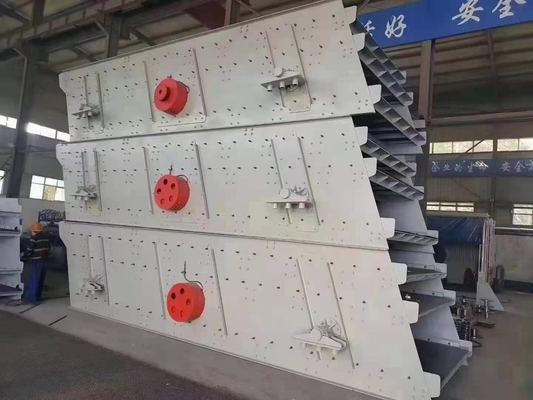 Mining Multi Layer Wire Mesh Vibrating Screen 415V With 1-4 Layers Decks
