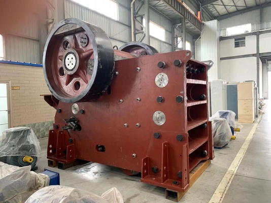 Riverstone Basalt Jaw Crusher 250Kw Limestone Crushing Equipment