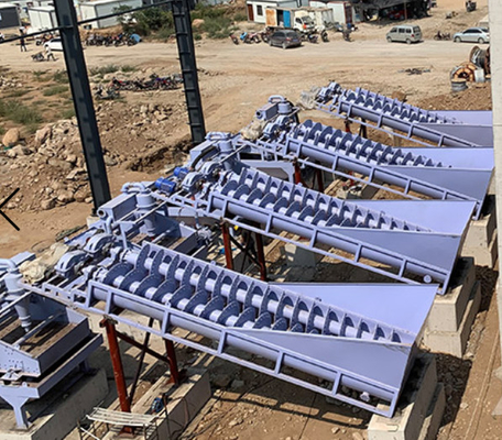 440V Vibrating Screen Machine 150 TPH Clay Removal Desliming River Sand Washing Machine