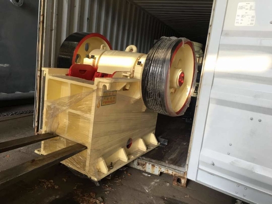 Mini Small Mobile Jaw Crusher Track Gold Ore Rock Crusher 500mm Feeding Size