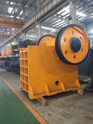 Quartz Sand Jaw Crusher Machine  , Complete Set Fixed Rock Mining Crusher Equipment