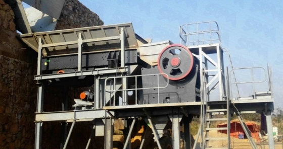 PE Track Mounted Jaw Crusher Machine For Quarry Rock Mining