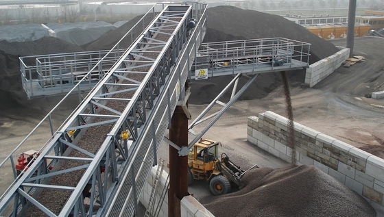 Vehicle Truck Loading Transfer Belt Conveyor 3000 TPH Inclined Container Mining Quarry
