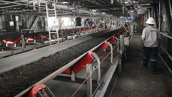 Oil Fire Resistant Powered Belt Conveyor 440V Cement Mining Quarry