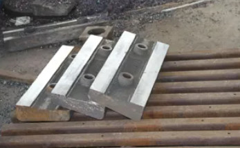 Cr26 Stone Crusher Spare Parts CI231 High Chrome Hammer Impact Crusher Wear Parts PF1315, Trio crusher parts