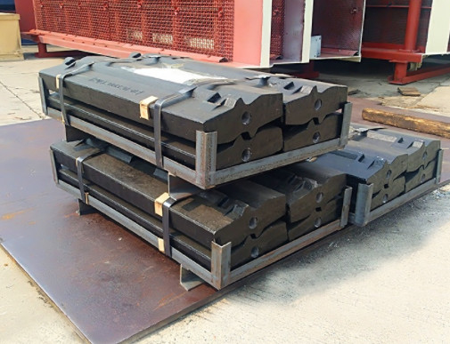 Impact Stone Crusher Spare Parts Liner Plate Martensitic Ceramics Insert